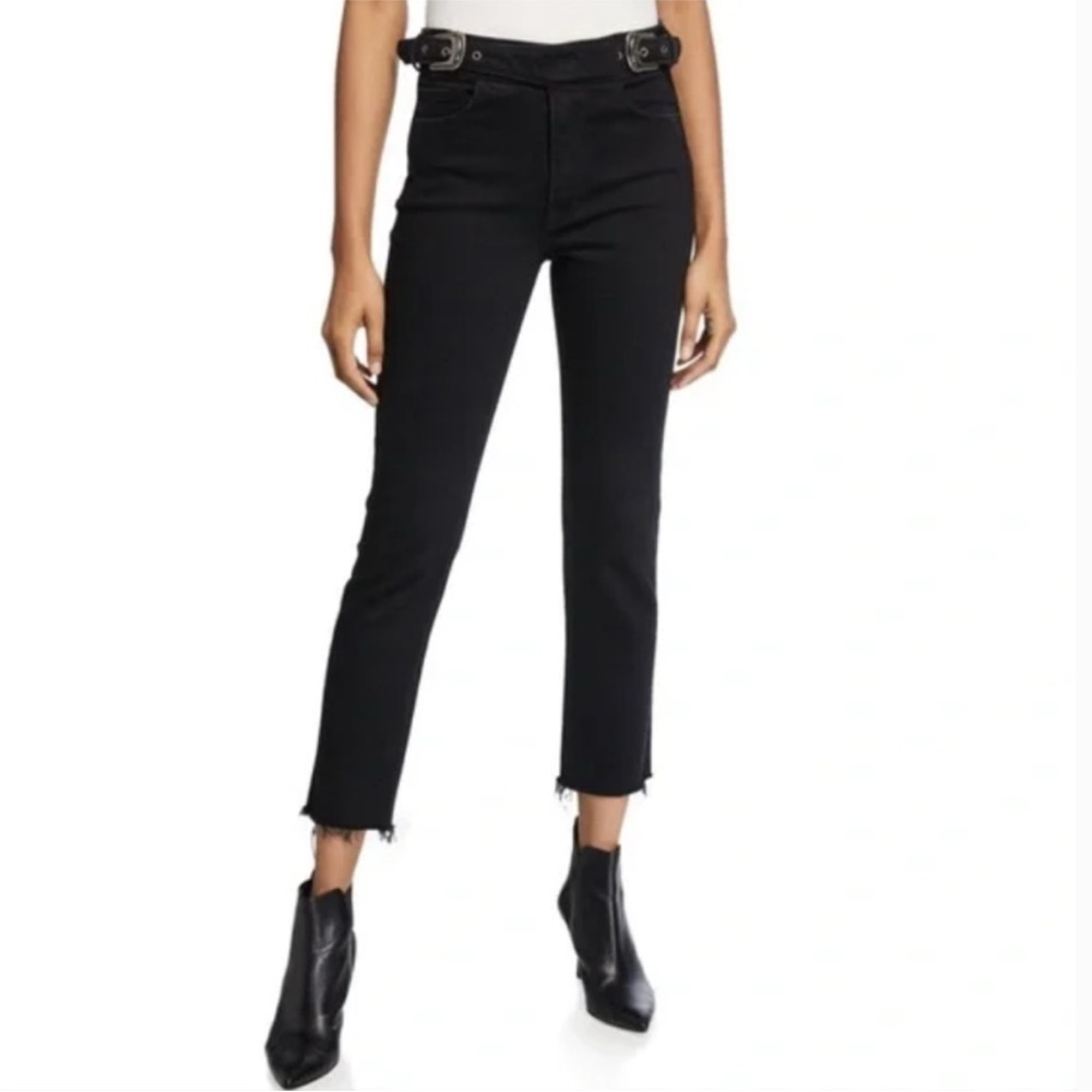 GRLFRND | Zoey High Rise Belted Black
Cropped Raw Hem Jeans